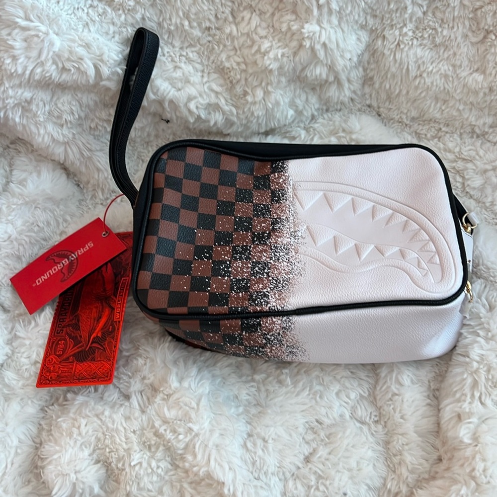 Spray ground bag